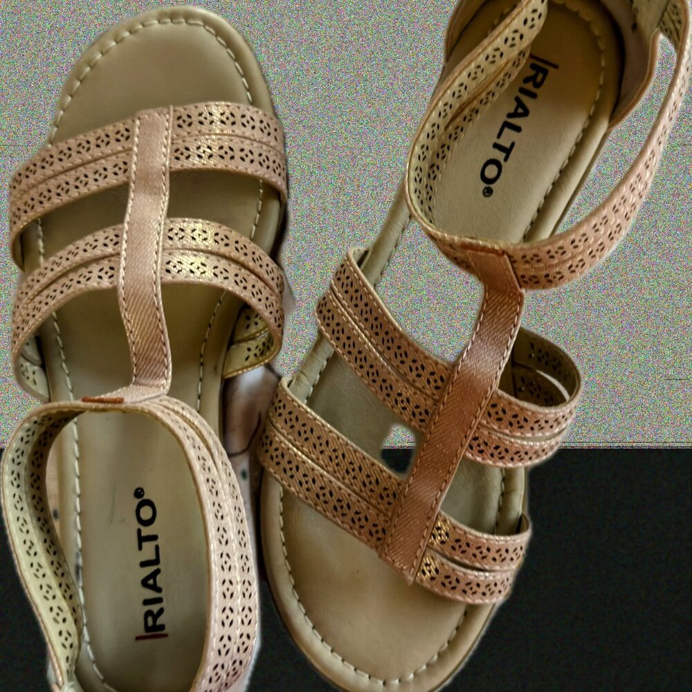 Rialto Women's Greer Gladiator Sandal 5.5